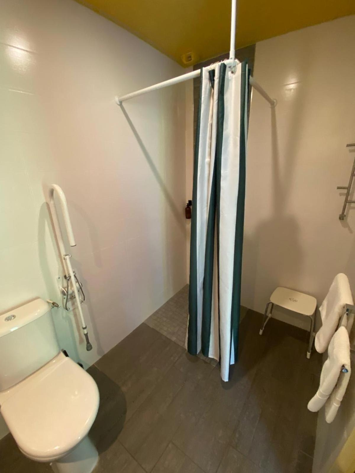 Hotel Les Voisins Beaucemaine Ploufragan Rom bilde