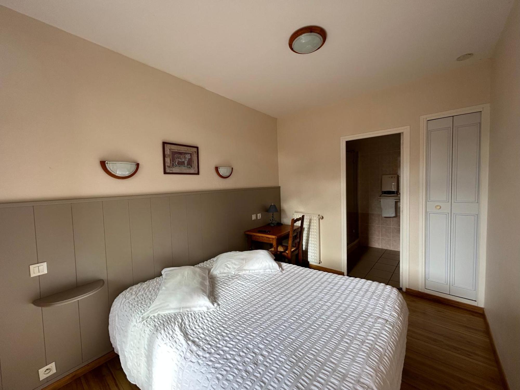 Hotel Les Voisins Beaucemaine Ploufragan Rom bilde