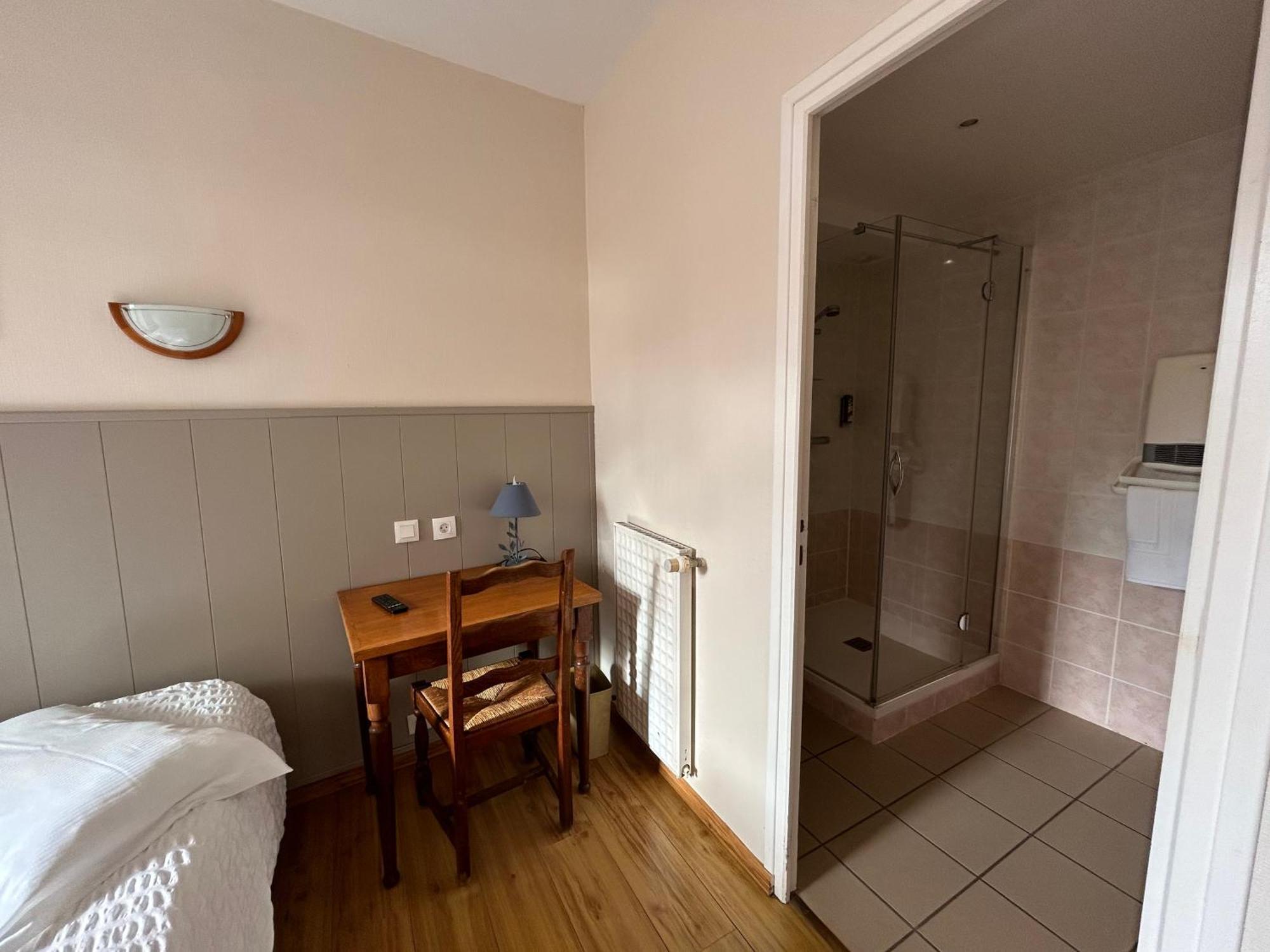 Hotel Les Voisins Beaucemaine Ploufragan Rom bilde