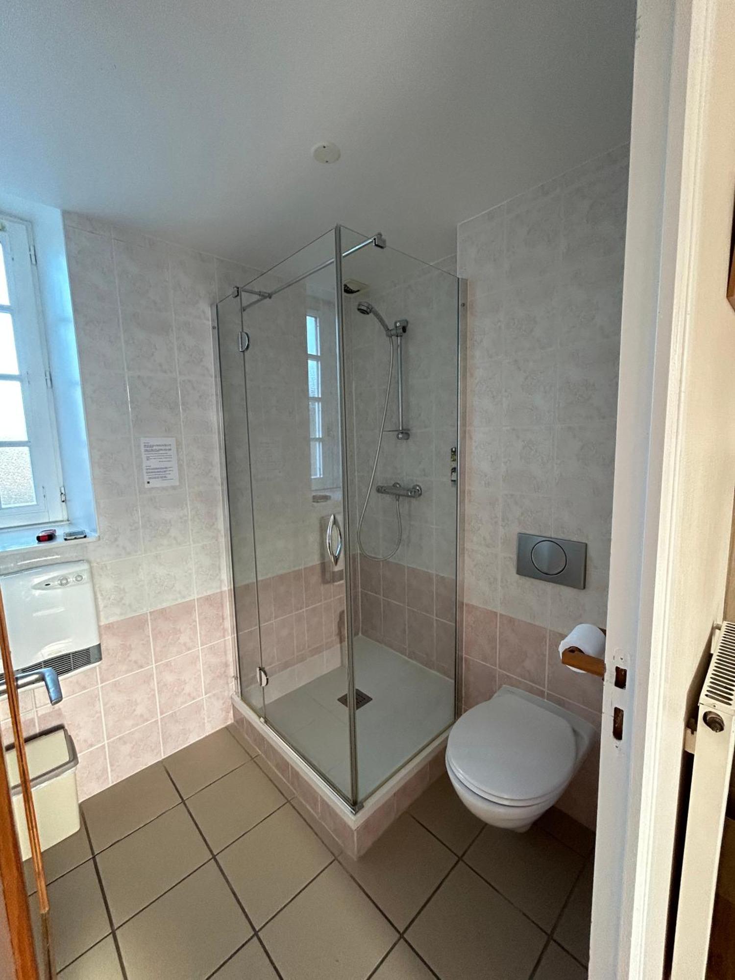 Hotel Les Voisins Beaucemaine Ploufragan Rom bilde